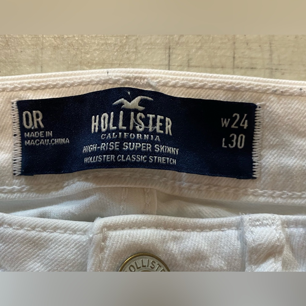 Hollister White Ripped Skinny Jeans - Picture 2 of 12